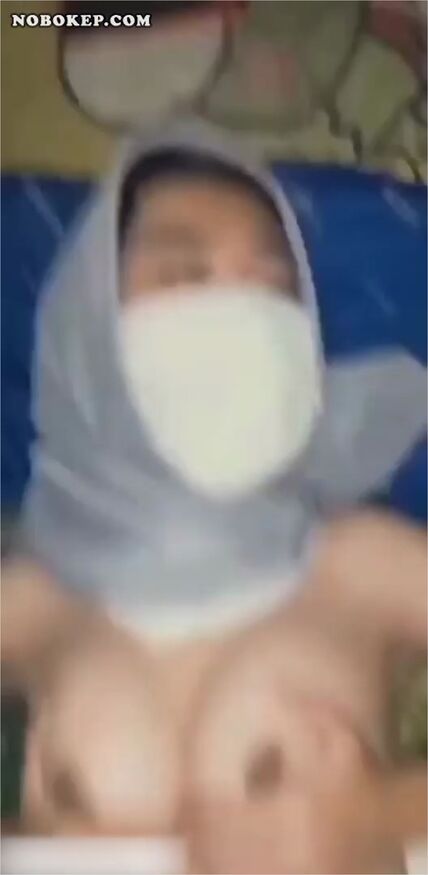 Bokep Indo Pacarku Keenakan Digenjot Posisi Dibawah - Bokep Lokal