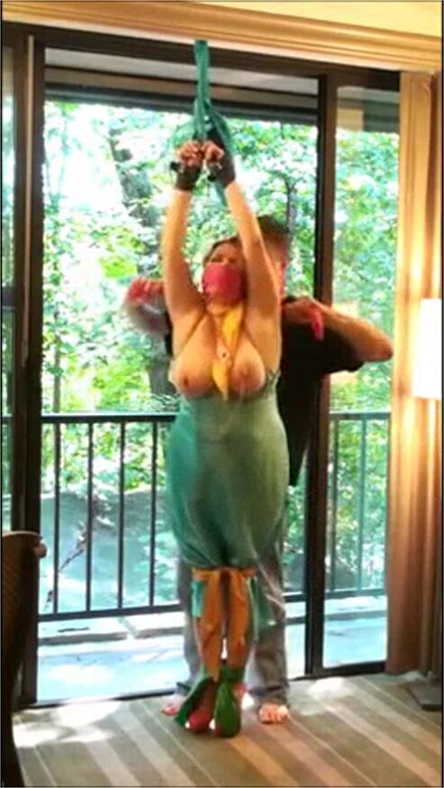 Dont Let The Squirrels See