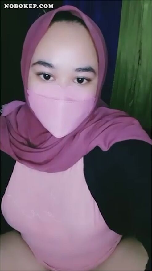 Bokep Indo Hijab Mbak Deby Binal Remas Toket - Bokephub