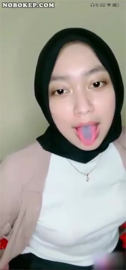 Bokep Indo Jelita Host Berhijab Live Masih Malu2 - Sangegang