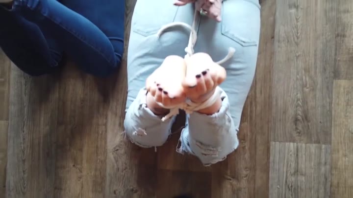3 X Barefoot In Jeans