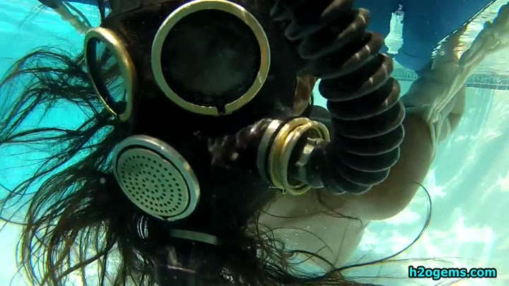 Drea Raft Gasmask