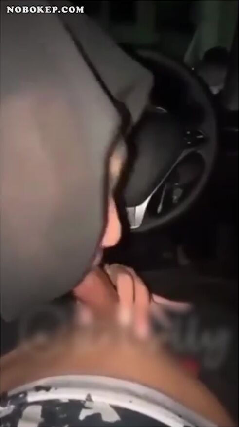 Bokep Indo Abg Jilbab Mesum Didalam Mobil Viral - Sebokep
