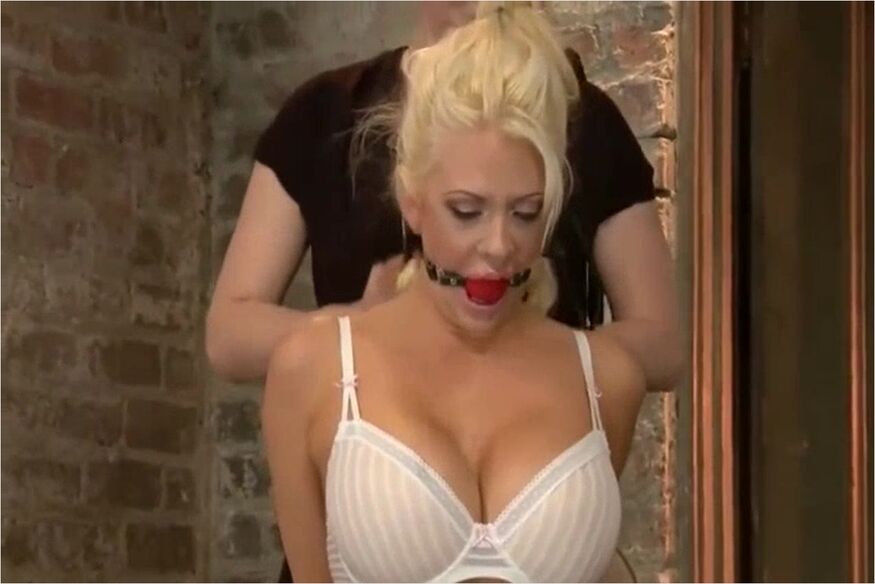 Blonde Chairtied