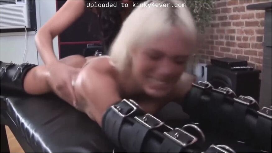 Hot Ass Tickling - Lezdom
