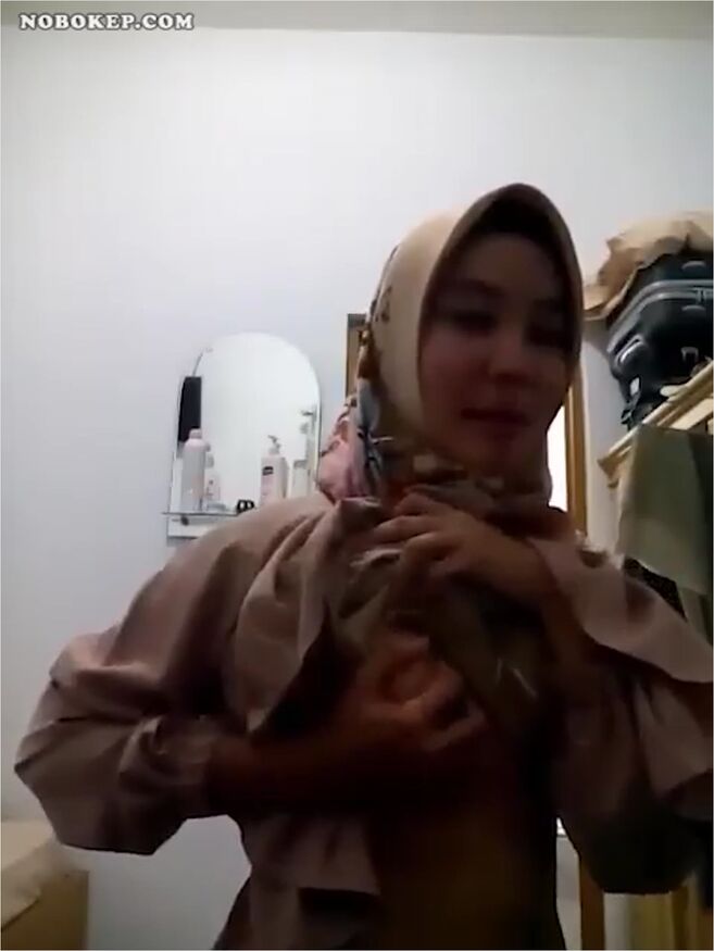 Bokep Indo Guru Hijab Pap Tetek Buat Selingkuhan - Xbokep