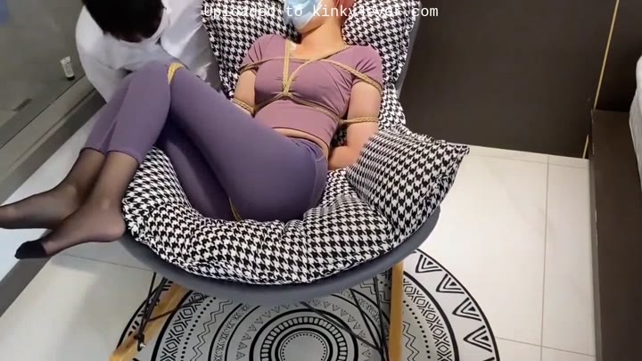 She Is Si Cute Bound Like This