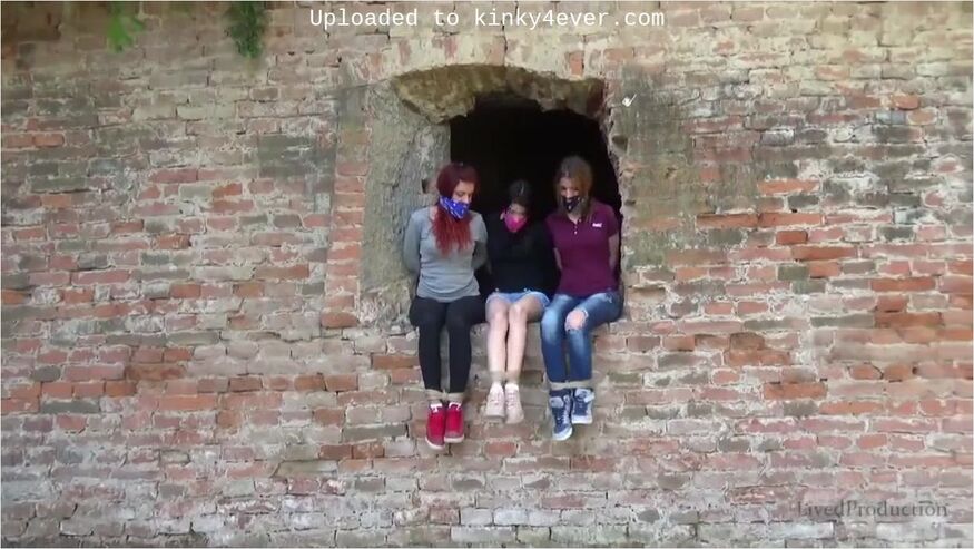 Livedproduction Ally Jessie And Christina In The Window