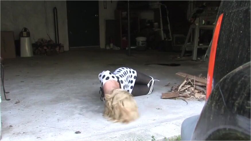 Niki Bound & Helpless