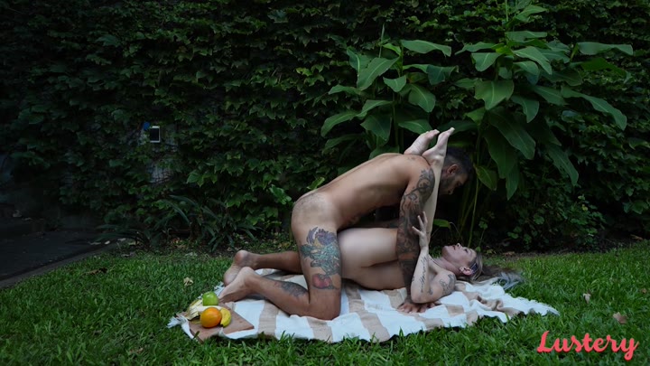 Lustery E1725 Alex And Sammm A Very Pleasurable Picnic