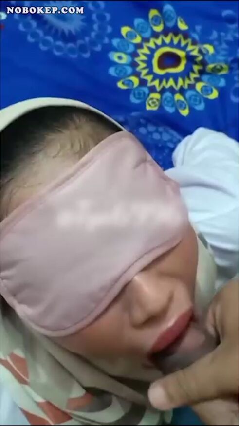 Bokep Indo Istri Jilbab Penyuka Pejuh Crotin Dimulutnya - Sebokep