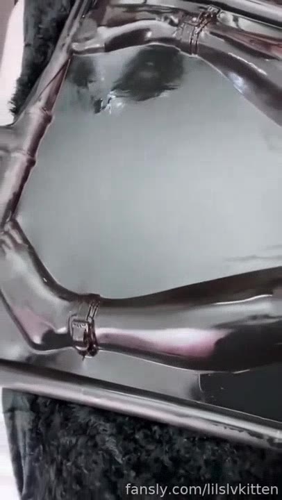 Redhead Shined Up In Her Vacbed