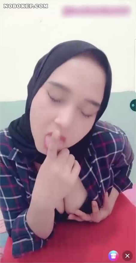 Bokep Indo Hijab Kak Kiki Liveshow Remas Toketnya - Pasarbokep