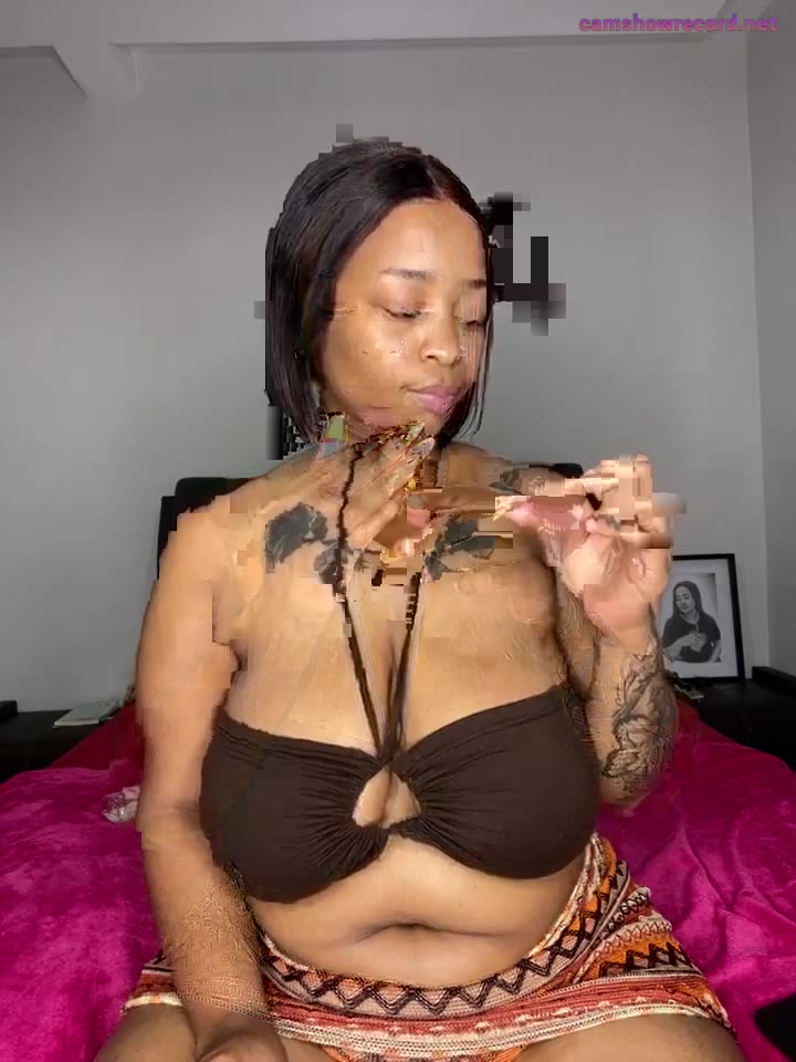 Webcam Model LoveBustyX Videos