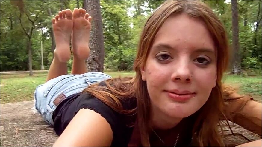 Amateur Feet Showcased In Outdoor Closeup