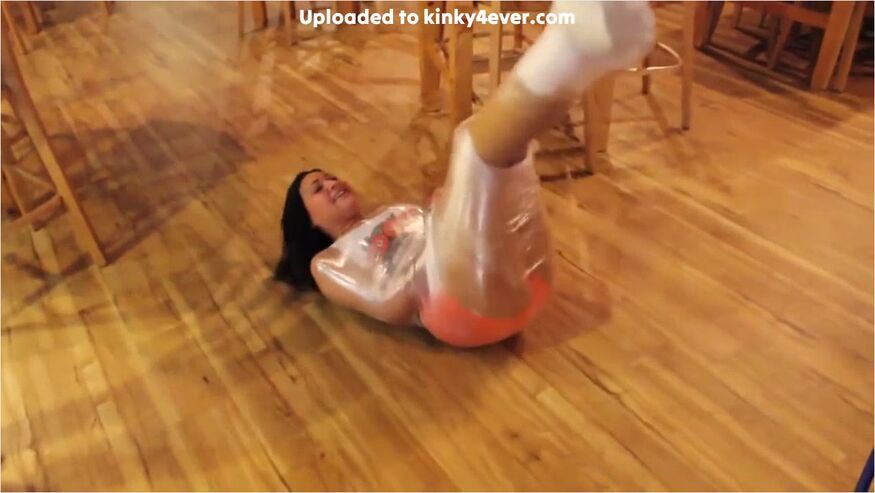 Hooter Girl Challenge Escape
