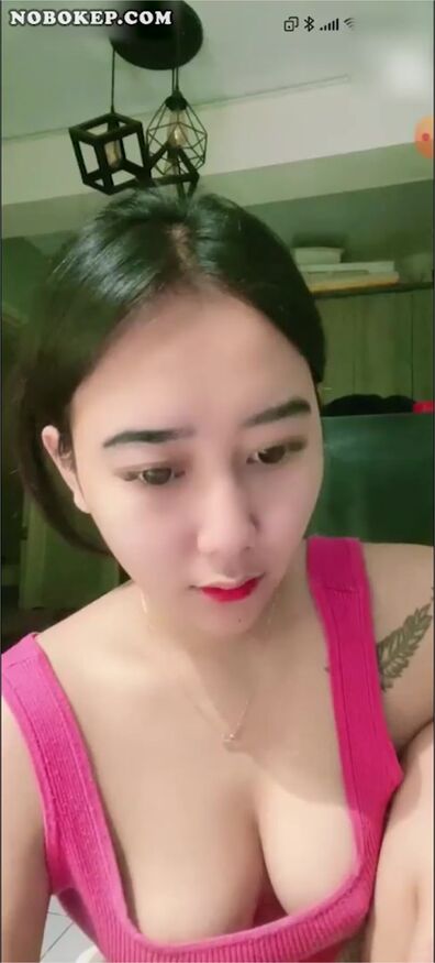 Bokep Indo Live Host Cantik Suka Pamerin Toketnya - Bokep Indo
