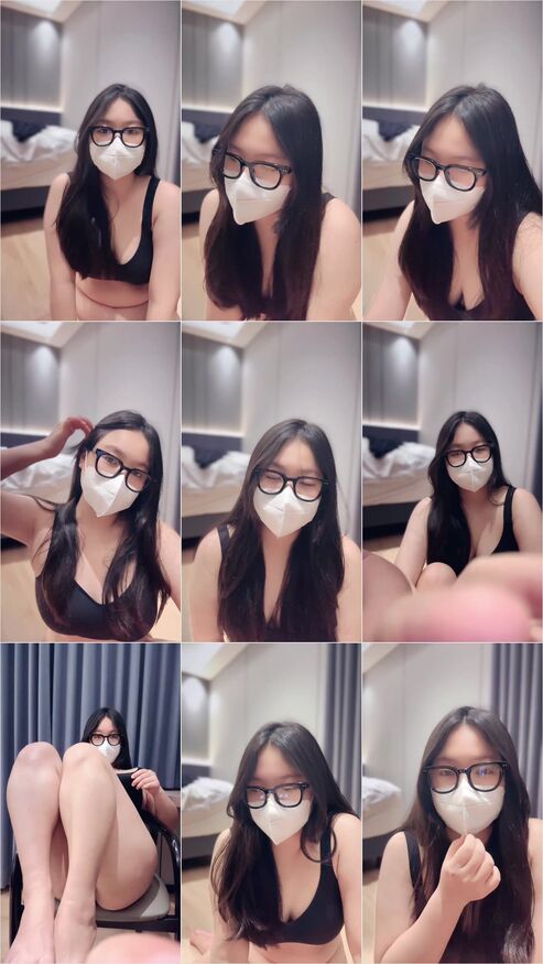 Merry Cantik Gadis Kacamata