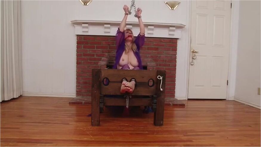 Harem Slave Lorelei