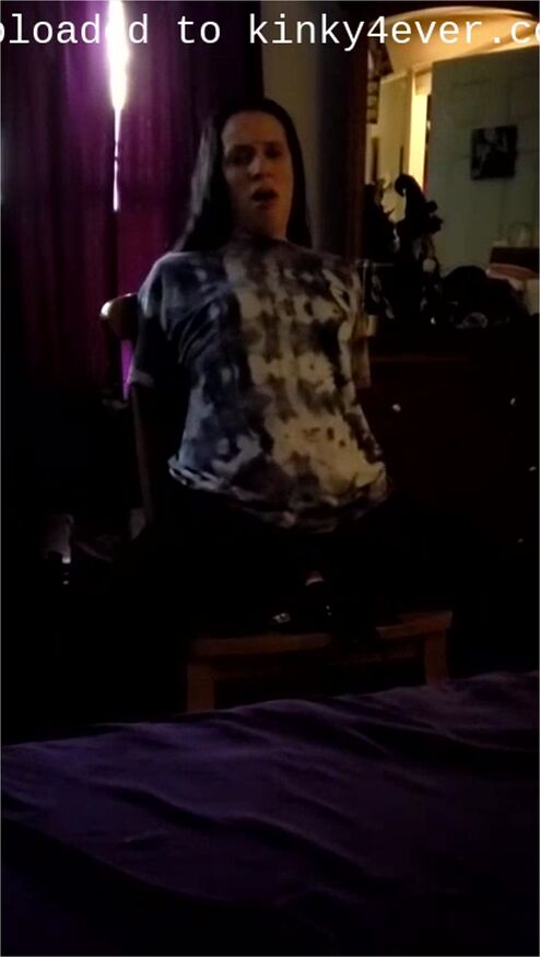 Vibes In A Chair, No Gag To Hear Her Orgasm