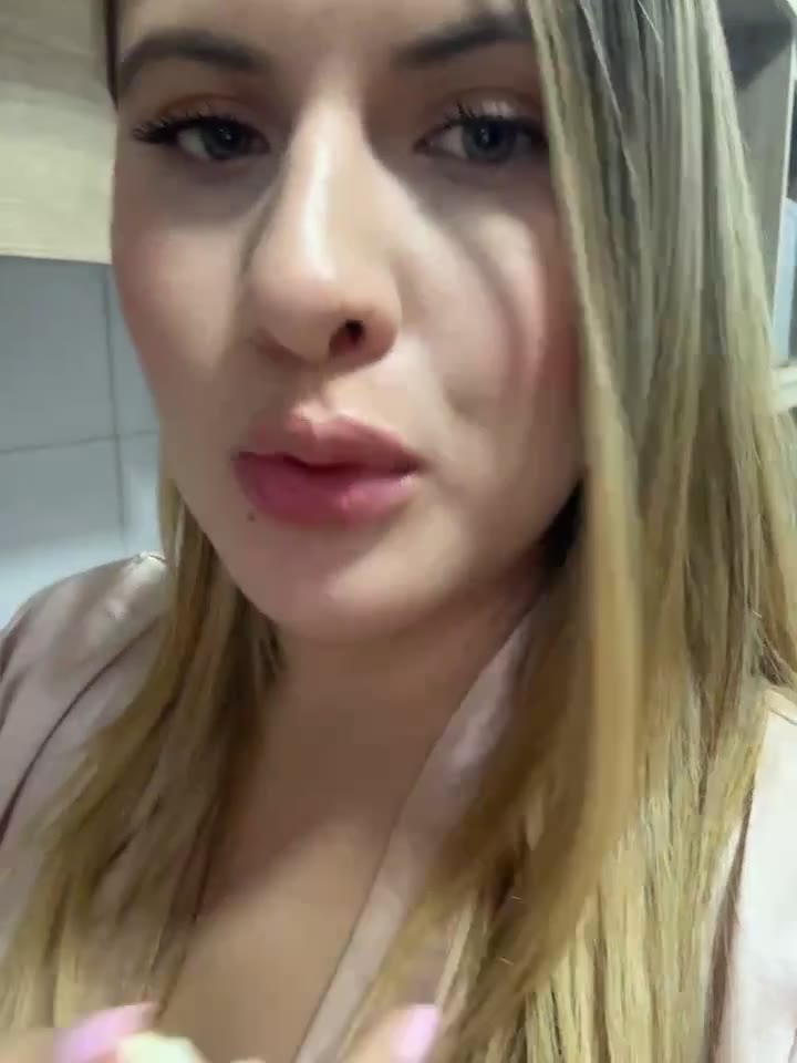 EmiilyAdams_ 1