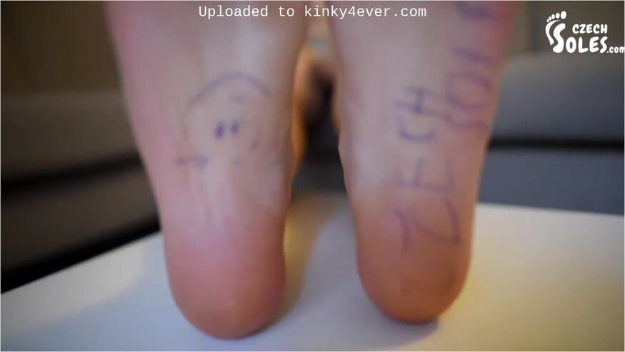 Tall College Chick In Sexy Bikini Advertise Her Long Amateur Feet