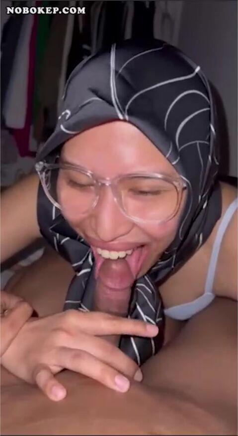 Bokep Indo Blowjob Nikmat Dari Pacar Cantik @Bjismythang - Bokepmontok