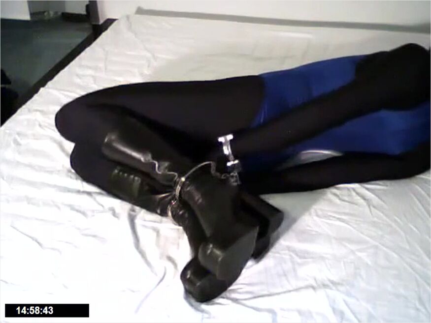 Hogcuffed Self Bondage In Lycra
