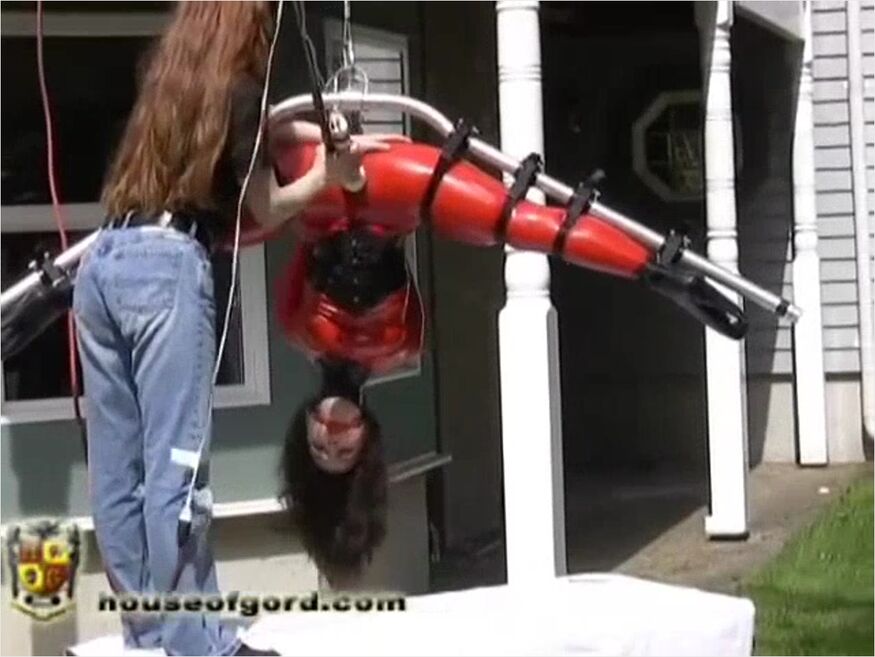 Hog Hanging Splits