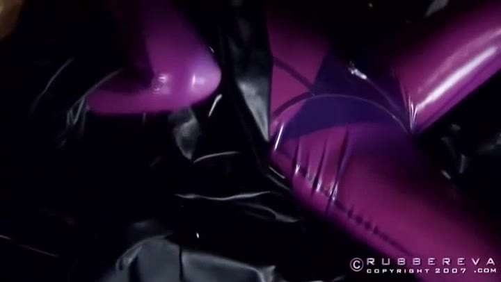 Eva Rubber Ballon Breathplay 02