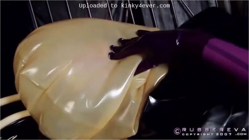 Eva Rubber Ballon Breathplay 02