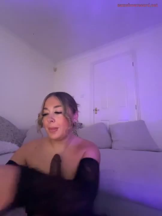 Webcam Model Honeyxoxxo Videos