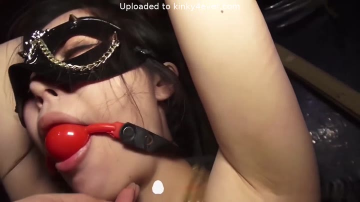 Chinese Slave Punished By Vibrator And Fucking Machine