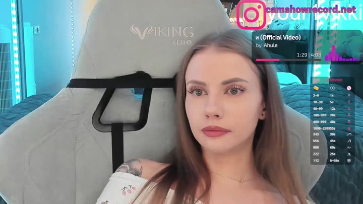 -VikkiL0vesCheese- 1