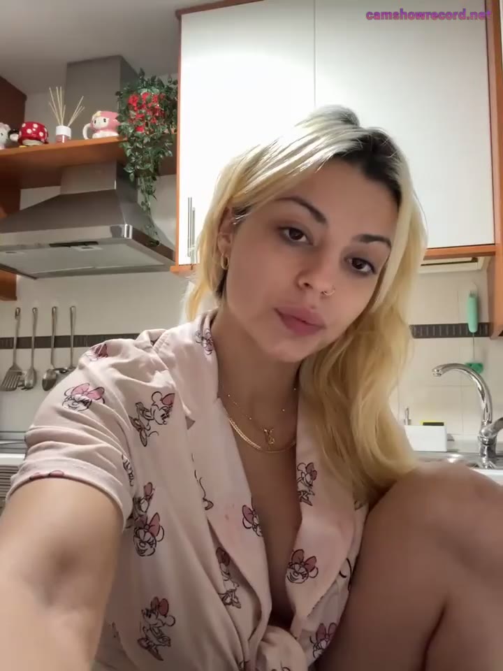 Webcam Model Noeliagglow Videos