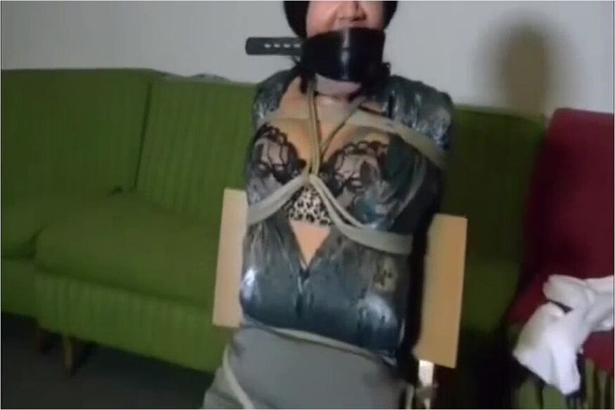 Gg On Chair